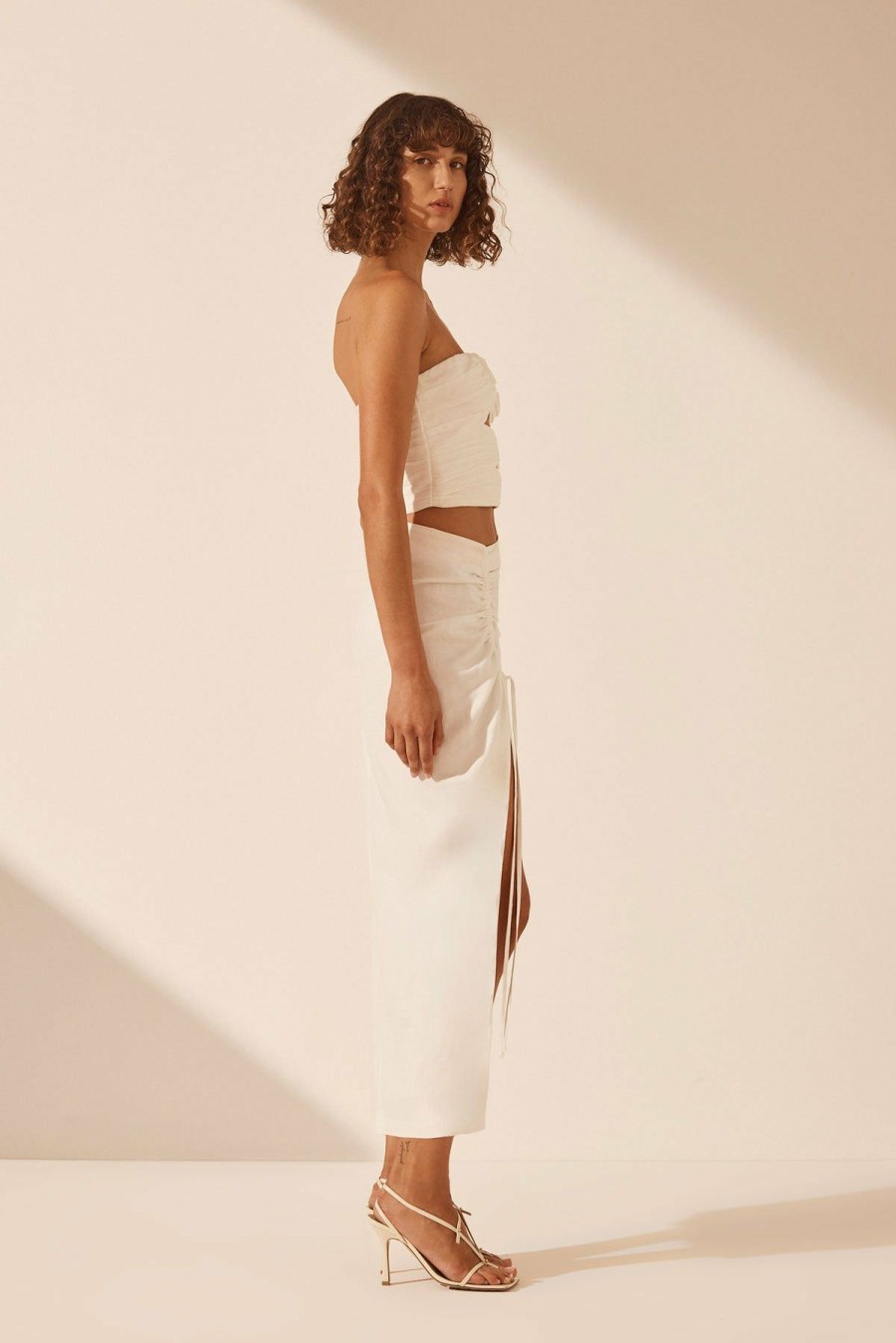 Clothing Shona Joy | Blanc Linen Strapless Cut Out Ruched Top