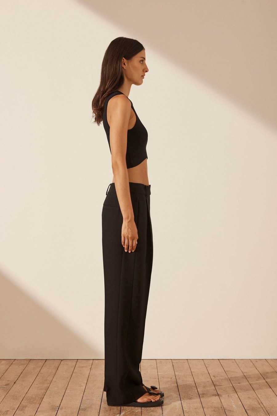 Clothing Shona Joy | Basic Curved Hem Crop Top - Black